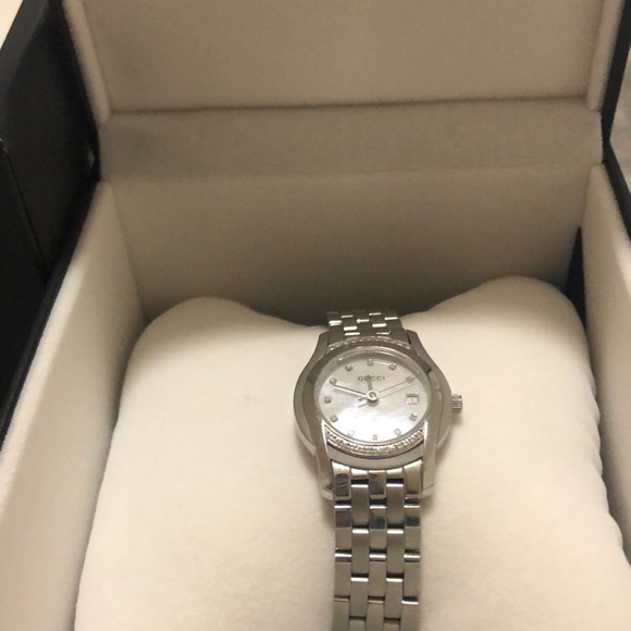 Gucci watch main image 6